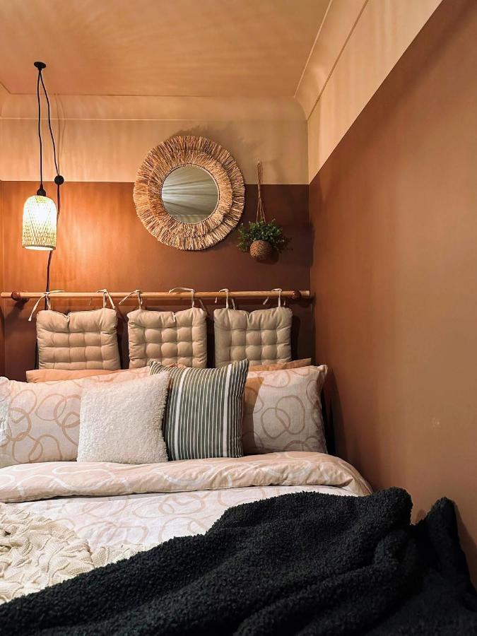4-Bed Cotswold Getaway With Hot Tub & Gaming Room Churchdown Экстерьер фото