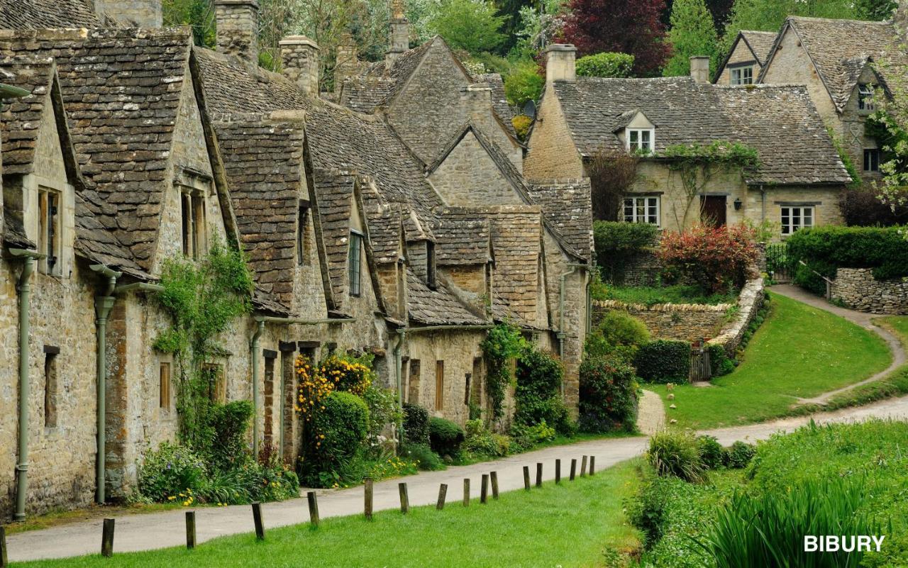 4-Bed Cotswold Getaway With Hot Tub & Gaming Room Churchdown Экстерьер фото